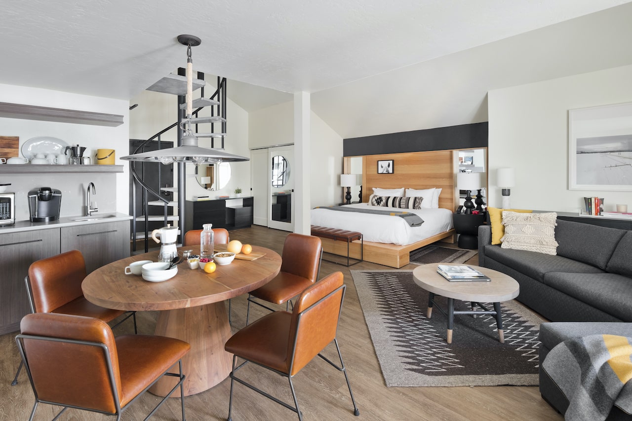 Premium Loft King Kitchenette