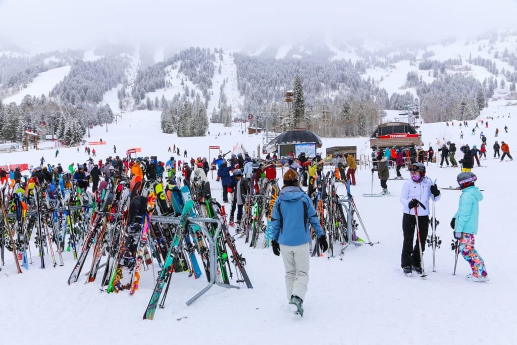ski lift line